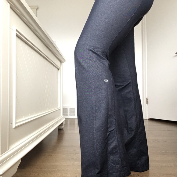 Lululemon yoga leggings - Picture 2 of 3